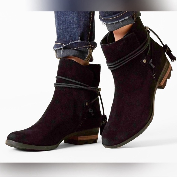 Sorel Farah Boots - Picture 2 of 13